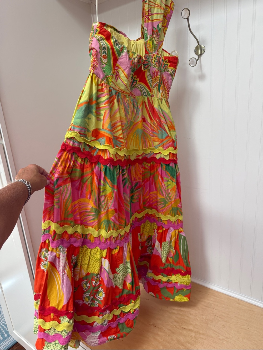Farm Rio One-Shoulder Tiered Dress size Medium Like New - Picture 8 of 16